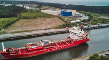 Neuer Schiffsanleger für die RAVENOL Group